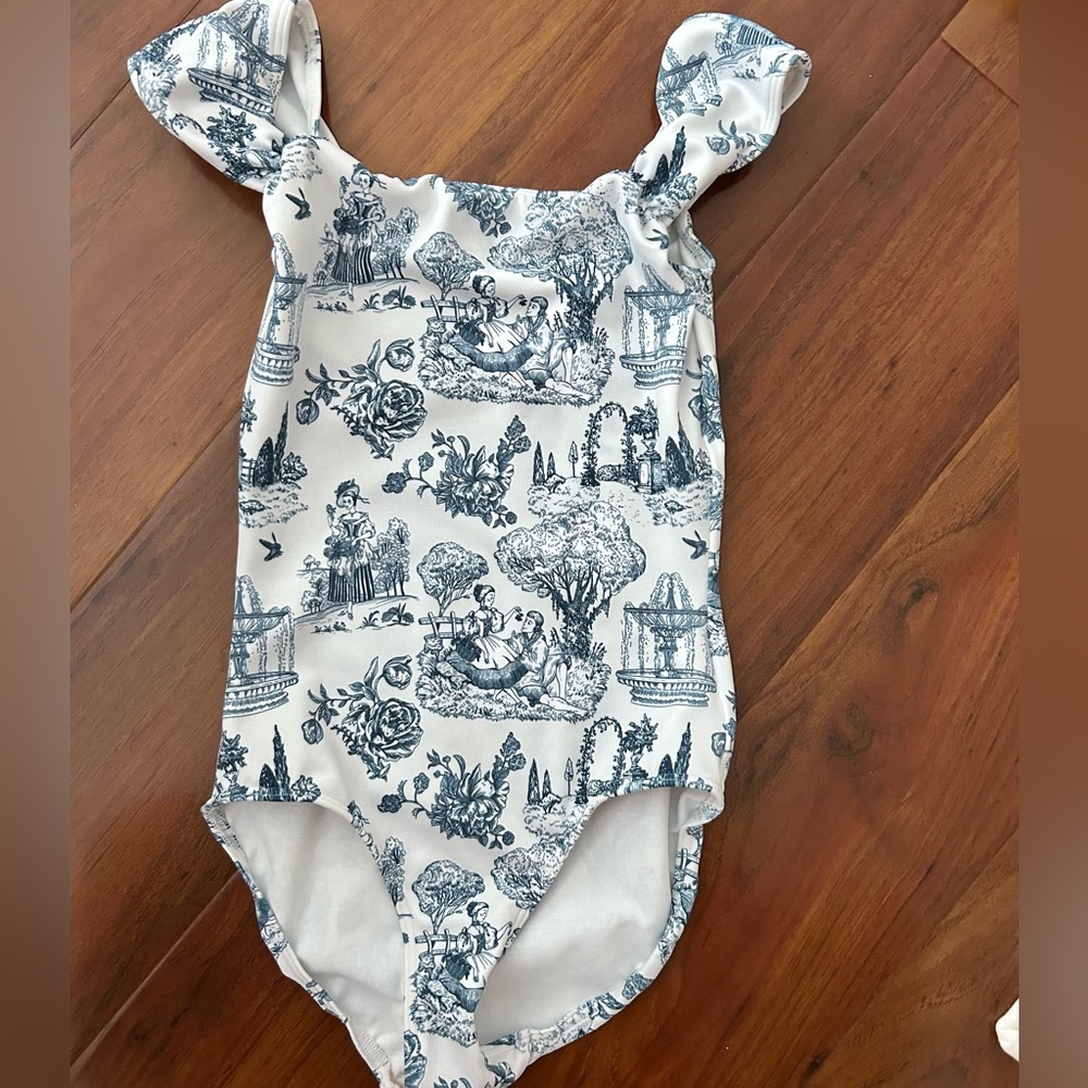 Eleve Dancewear girls leotard L